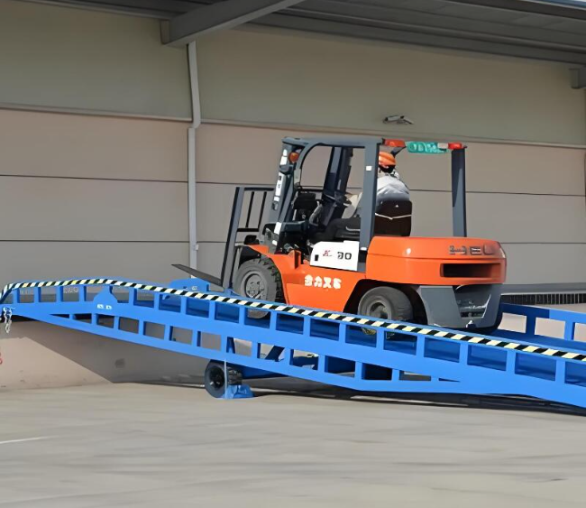 二道江移动式卸货平台（叉车用）